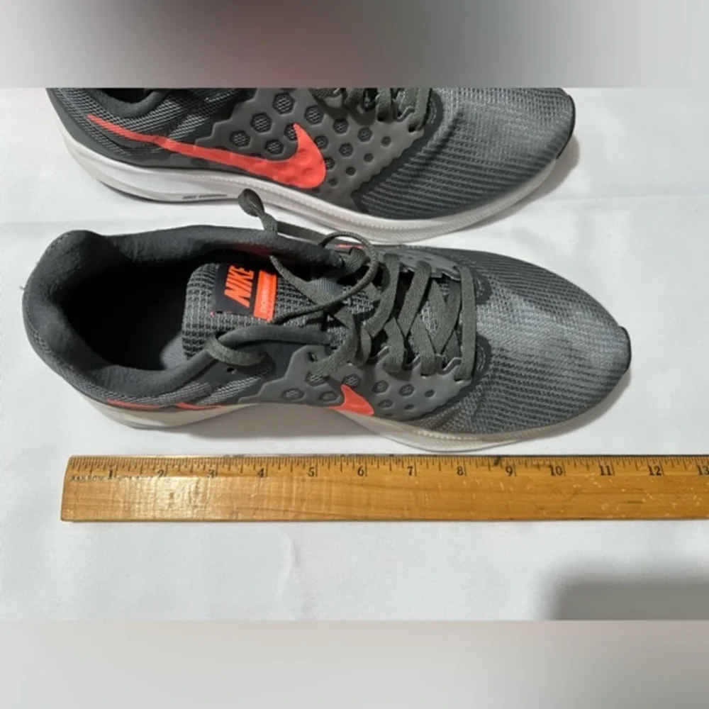 Nike Downshifter 7 Women’s Running Shoes sneakers gray and pink size 9W‎